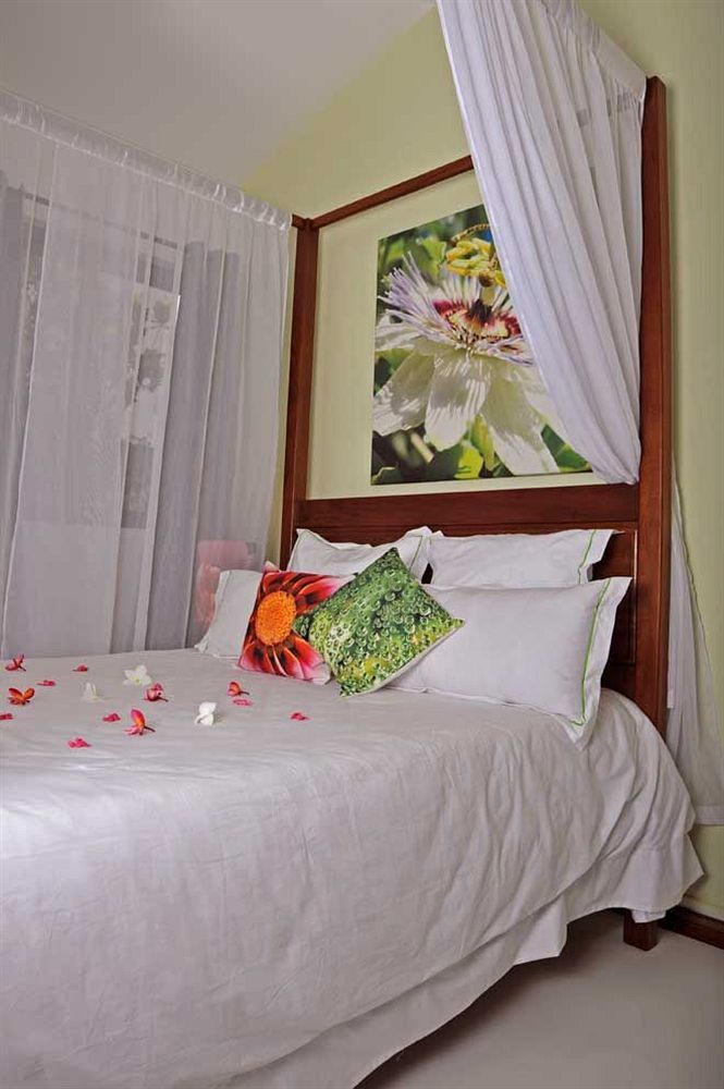 Flowers Of Paradise Pereybere Beach Exterior photo