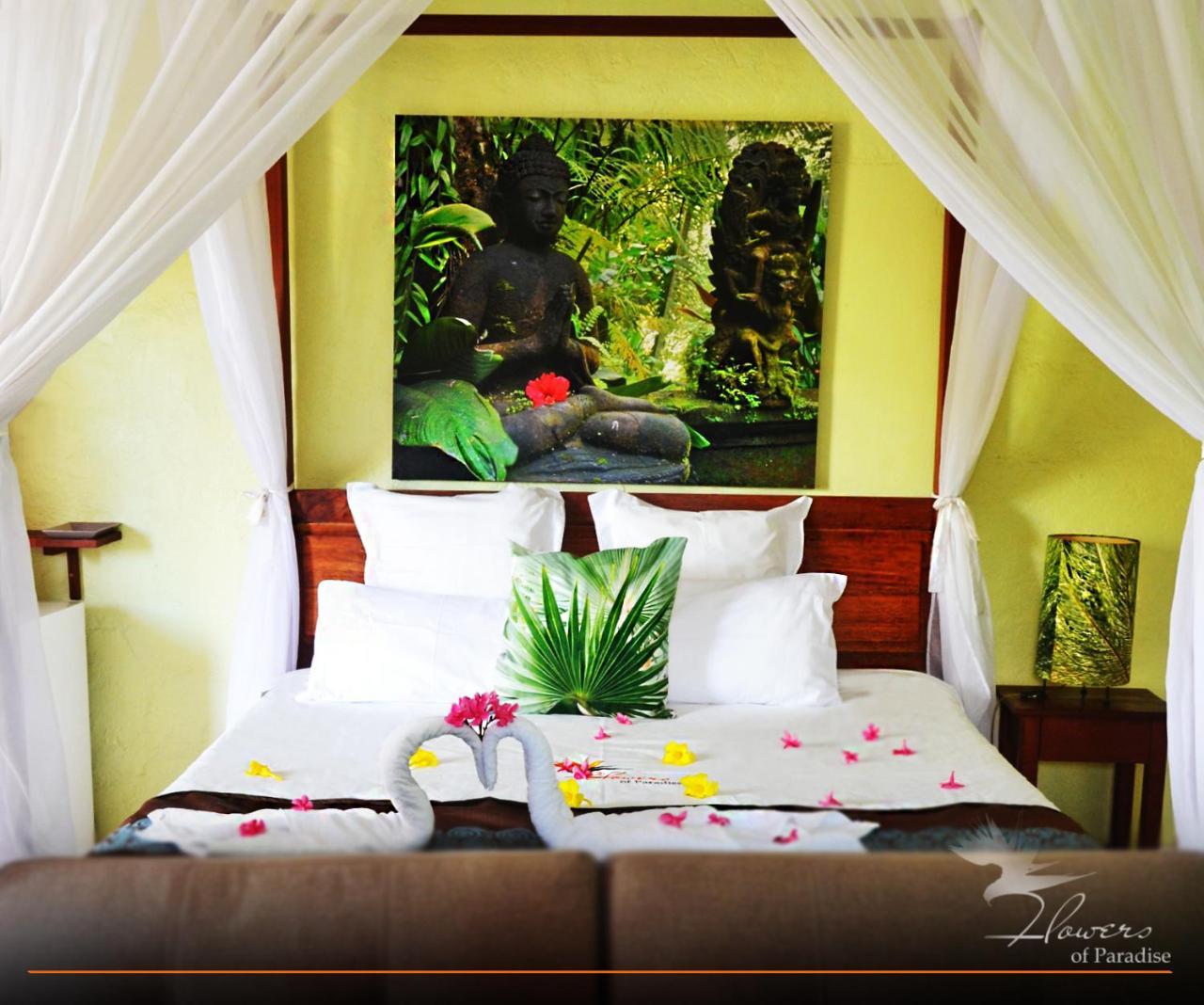 Flowers Of Paradise Pereybere Beach Exterior photo